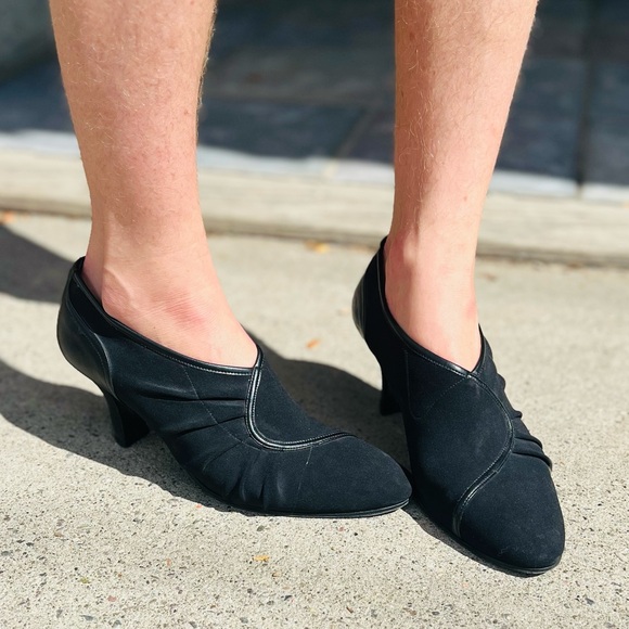 Thierry Rabotin Black Suede Italian Heels Size 41 (US 10.5–11) - Picture 1 of 6